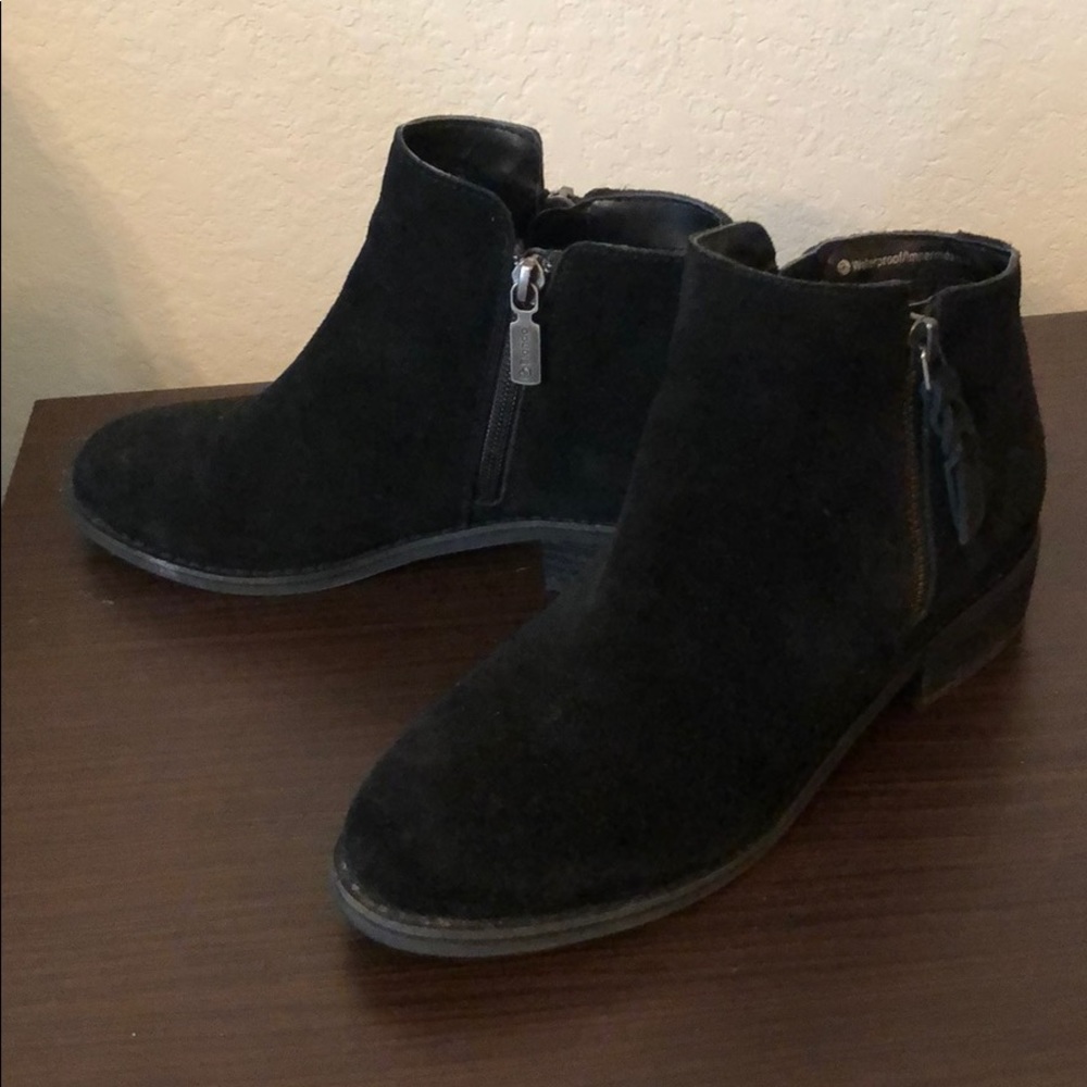 Blondo Waterproof Suede Booties